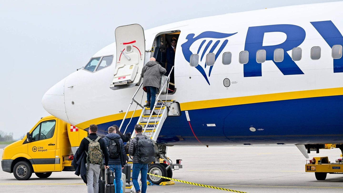 Flughafen Linz: Gerichtsvollzieher pfändet ganzen Ryanair-Jet – wegen 892 Euro