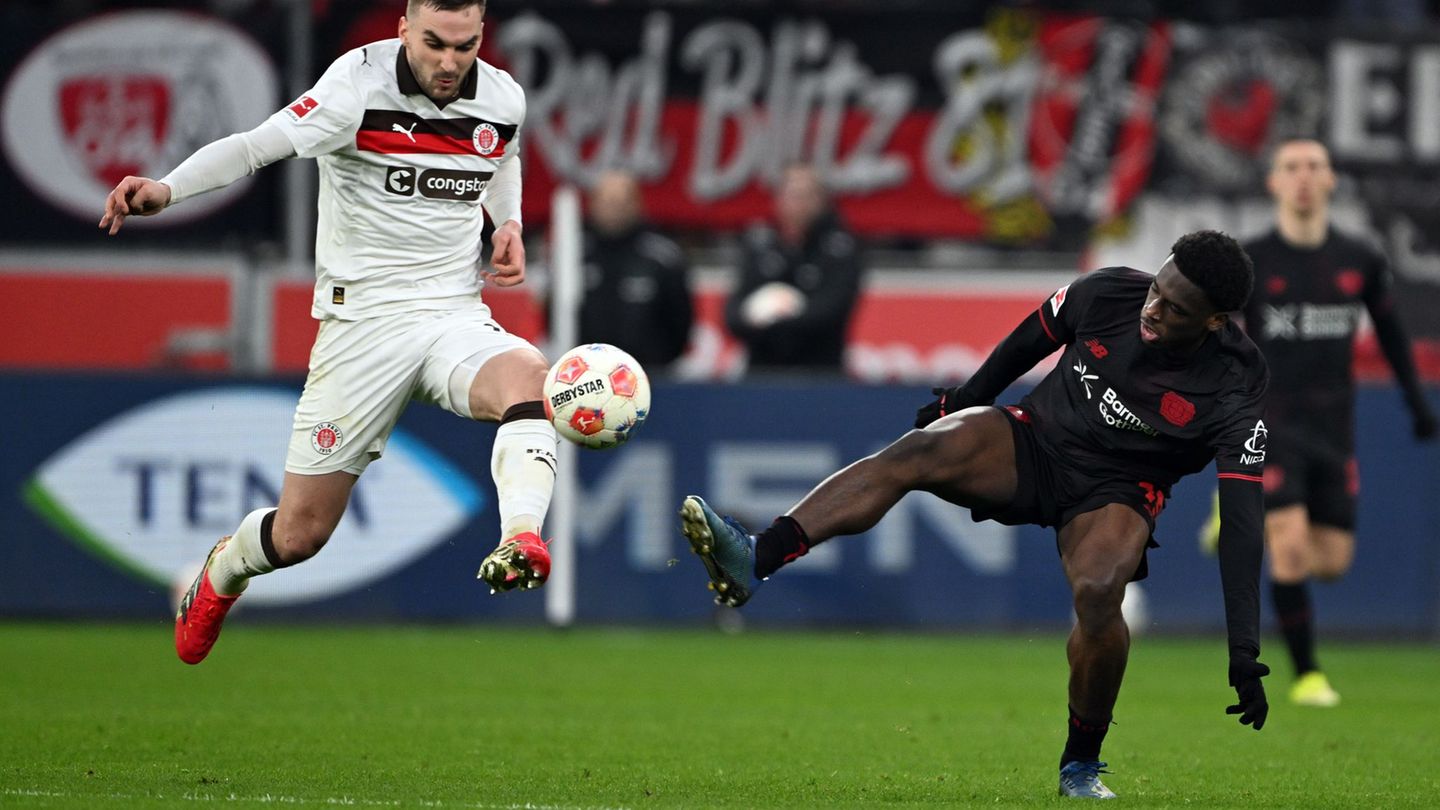 James Sands fällt beim FC St. Pauli bis zum Saisonende aus. (Archivbild) Foto: Federico Gambarini/dpa