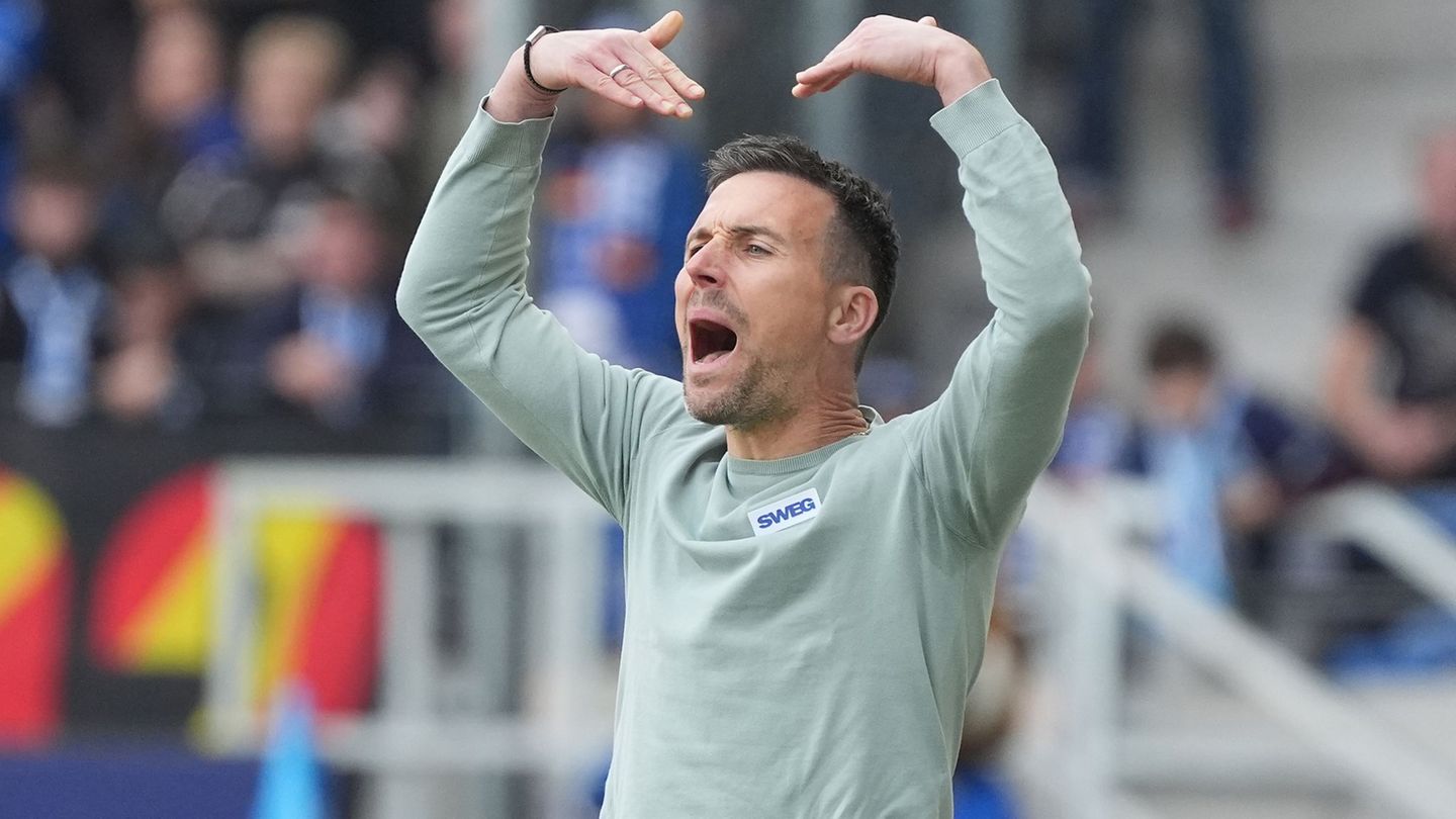 Gastiert mit dem KSC in Kaiserslautern: Christian Eichner Foto: Marc Schüler/dpa