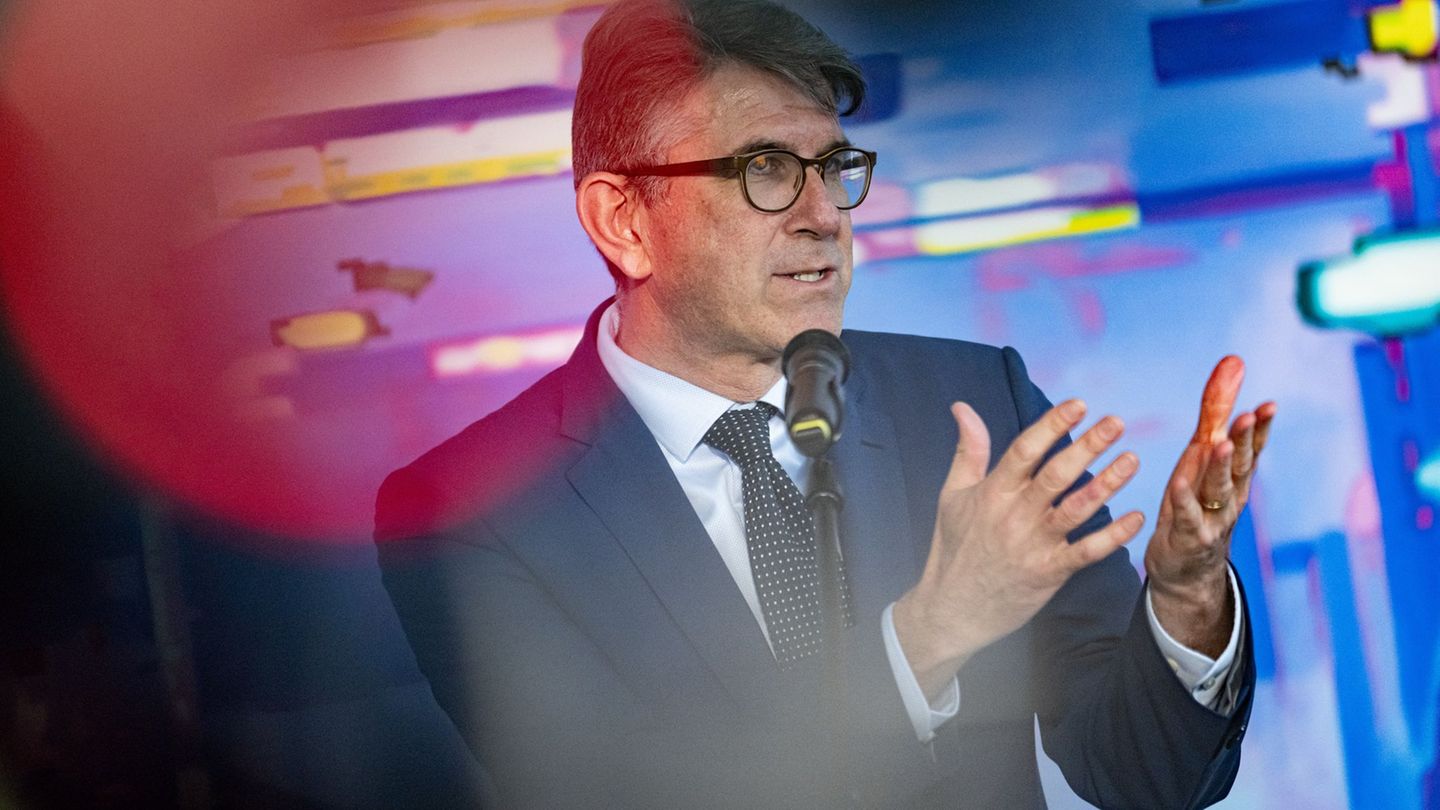 Kulturstaatsminister: Weimer wegen gestoppten Bibliotheksbaus in Kritik