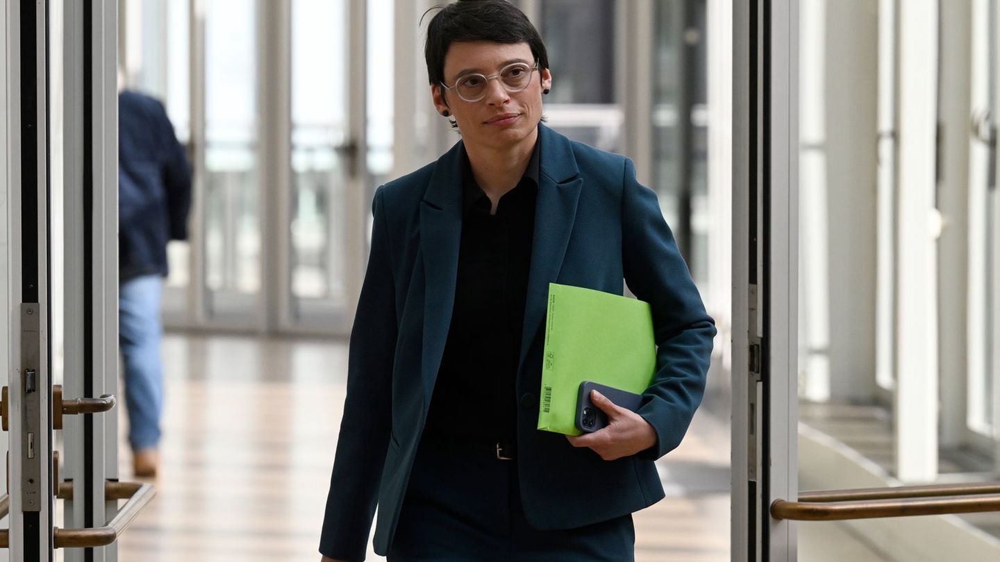 Die Grünen-Politikerin Josefine Paul zieht einen Schlussstrich in der nordrhein-westfälischen Landespolitik. (Archivbild) Foto: