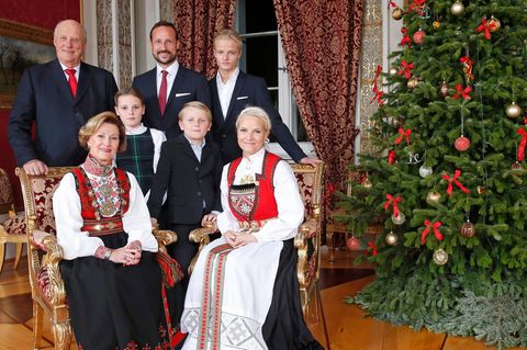 Lang ist's her: Früher war Marius Borg Høiby öfter mit seiner Mutter und der gesamten Königsfamilie zu sehen, hier an Weihnachten 2014