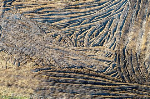 Für den Burgenlandkreis hat der Bau des neuen Industriegebiets eine große Bedeutung. (Symbolbild) Foto: Jens Büttner/dpa