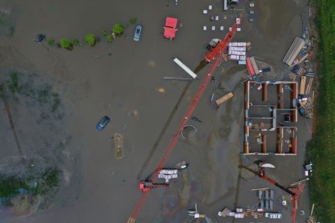 In Offingen standen im Juni 2024 große Flächen unter Wasser. (Archivbild) Foto: Karl-Josef Hildenbrand/dpa