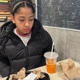 Ariana Velasquez in einem McDonald's kurz nach ihrer Entlassung