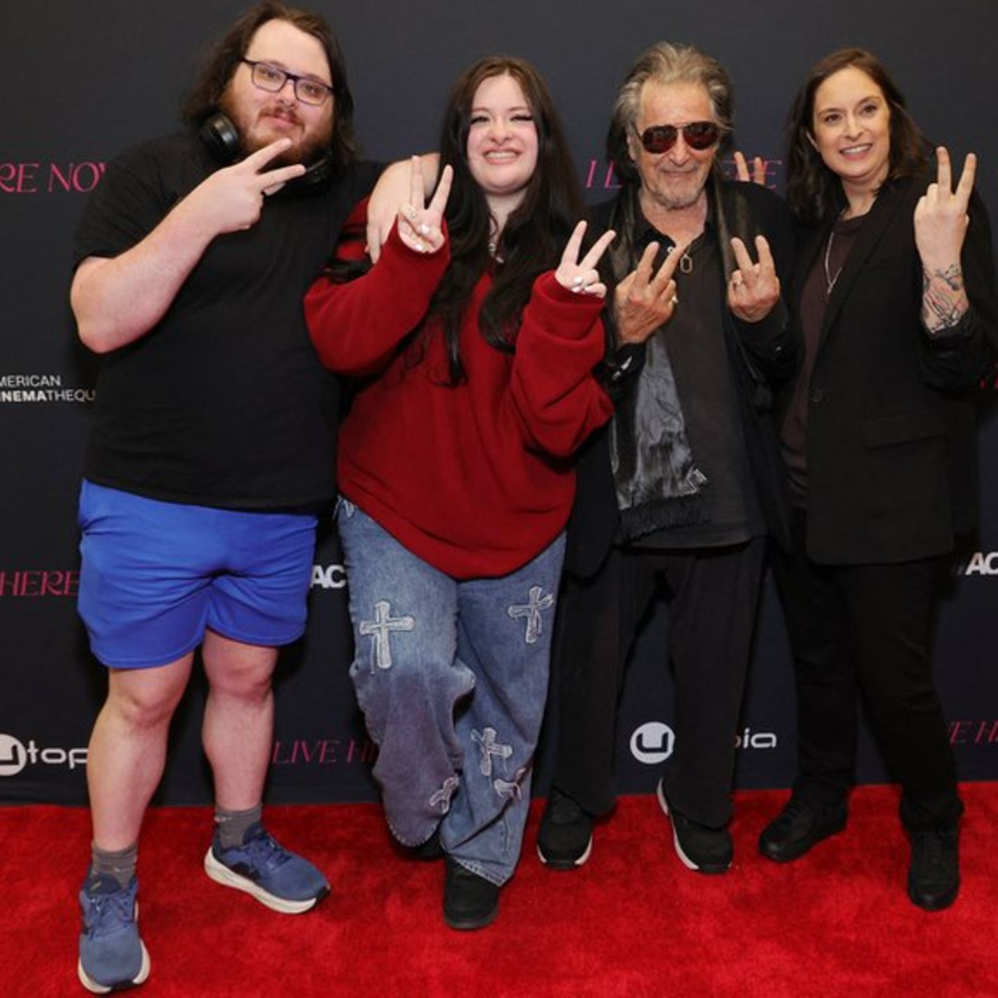 (V.l.n.r.): Anton, Olivia, Al und Julie Pacino bei der Filmpremiere.