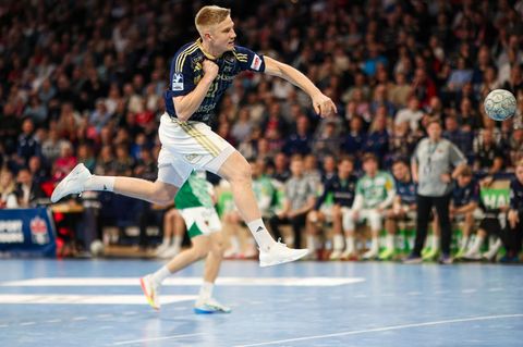 Frederik Bo Andersen und der HSV Hamburg spielten bei der TSV Hannover-Burgdorf. (Archivbild) Foto: Frank Molter/dpa