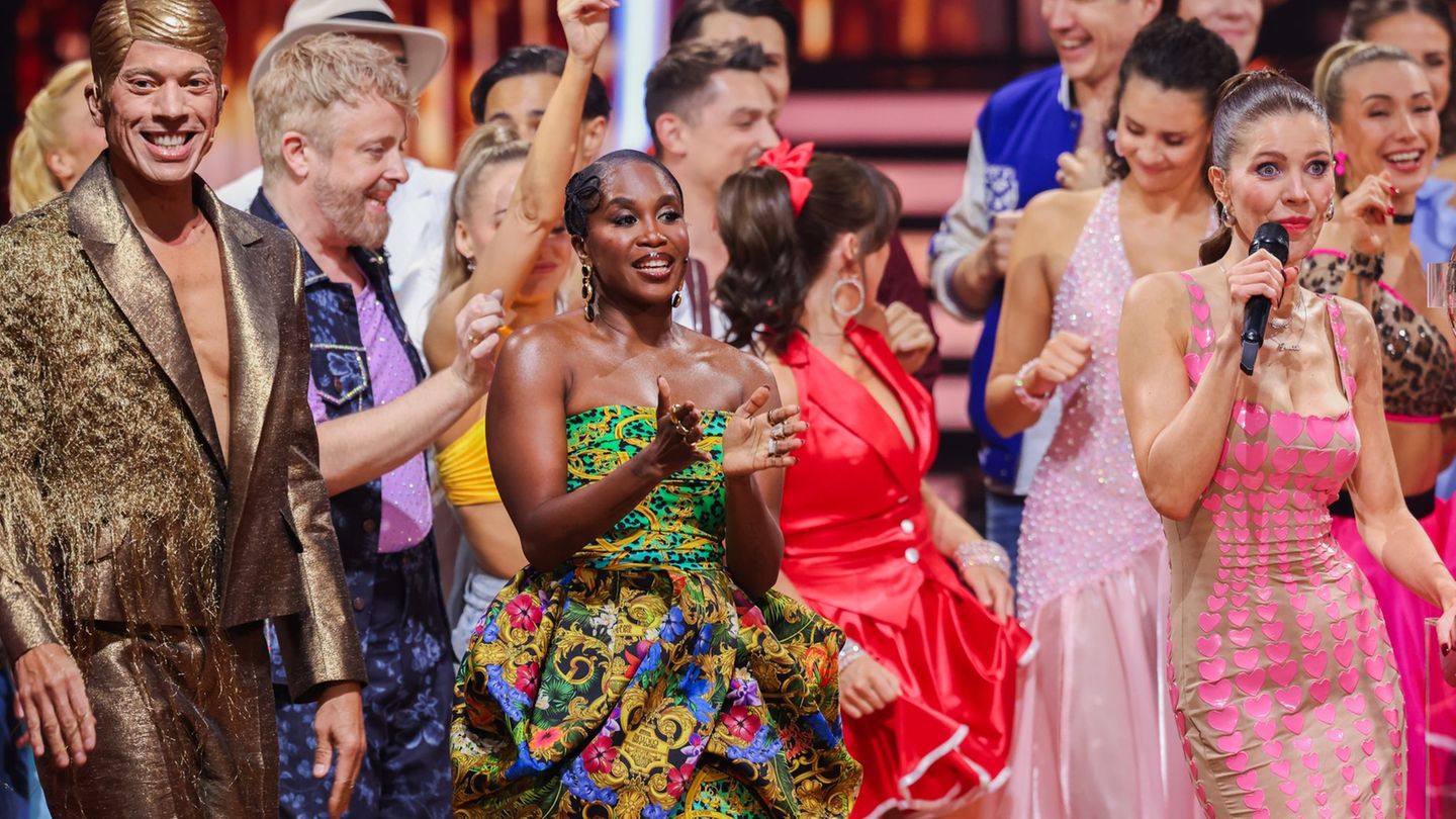 Fernsehen: "Vielen Dank an C-3PO!": Jorge González mit Gold-Outfit