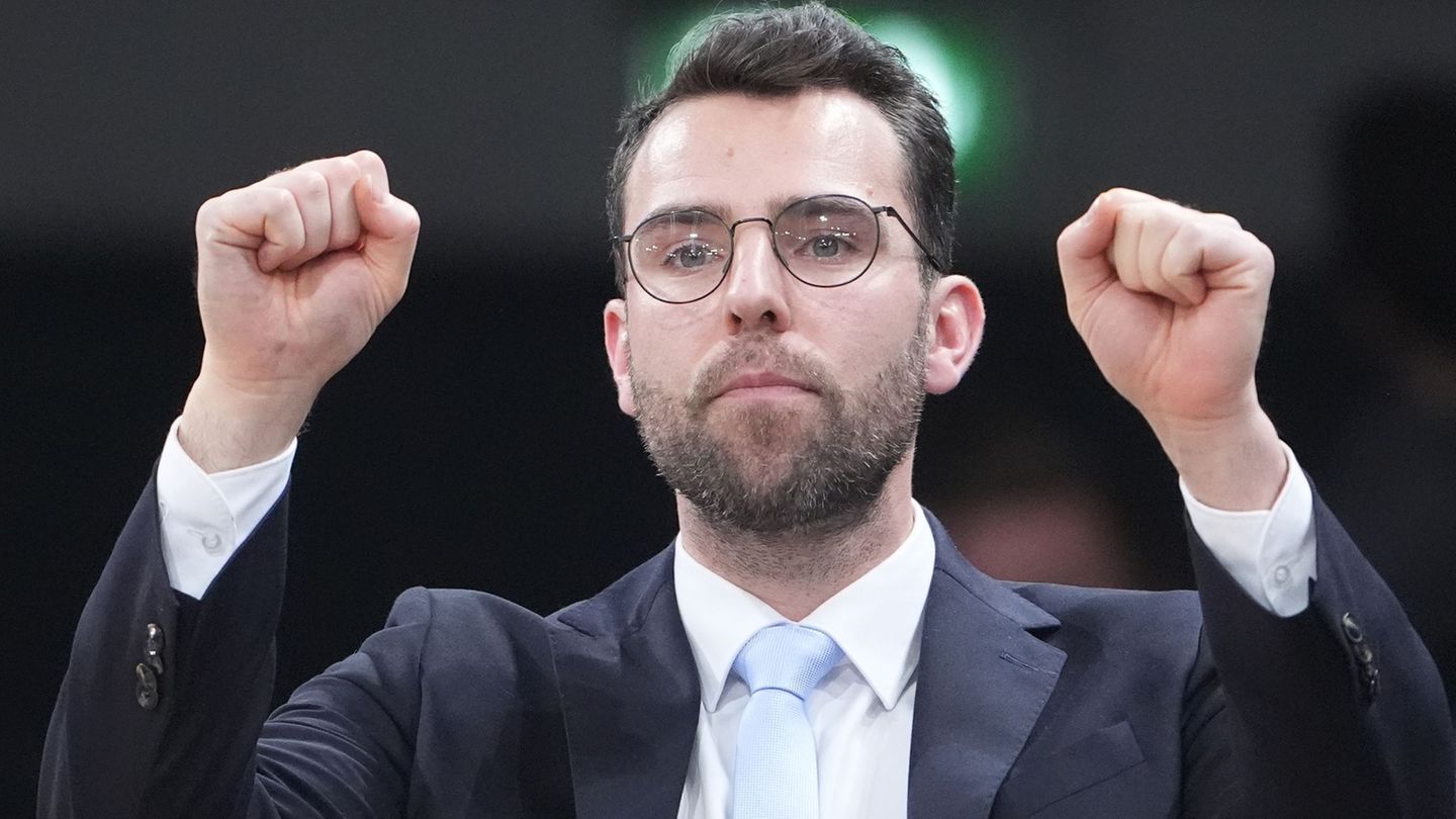 Basketball-Bundesliga: Towers feiern Drama-Sieg gegen Academics