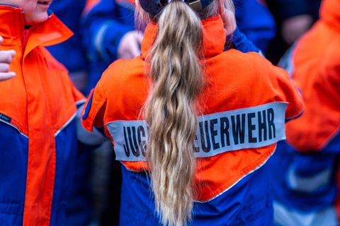 In Mecklenburg-Vorpommern gibt es aktuell 631 Jugendfeuerwehren. (Archivbild) Foto: Jens Büttner/dpa