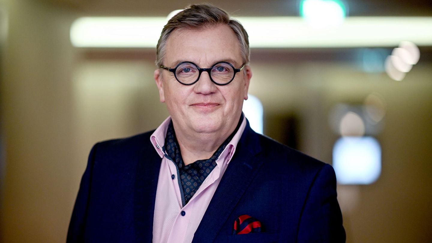 Soziale Medien: Kerkeling: Internet-Kampf ist "gnadenlos und hasserfüllt"