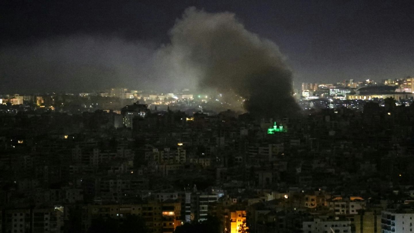 Zwölf Tote bei israelischem Angriff im Libanon - Hisbollah droht mit "langer Konfrontation"
