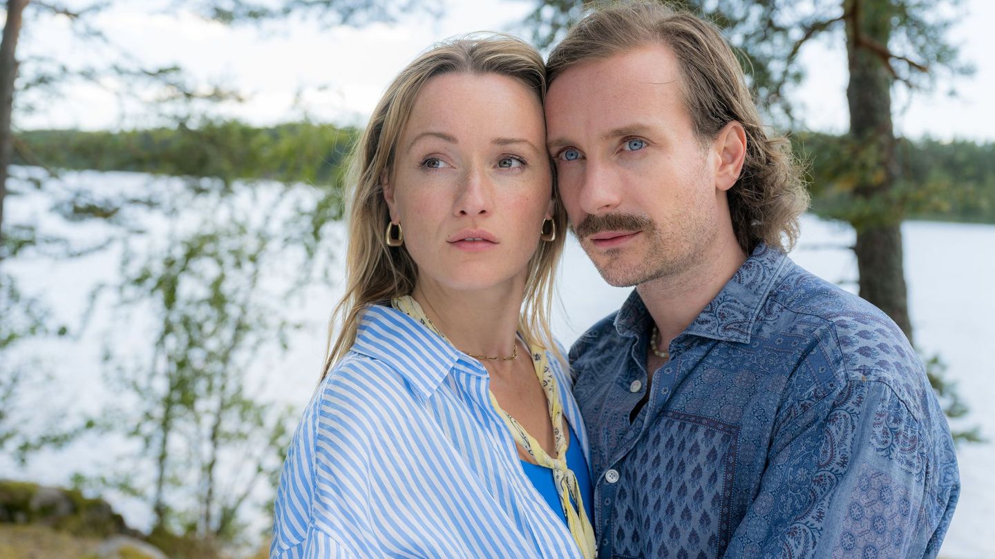 Marie (Marie von Reibnitz) und Simon (Max Rothbart) treffen immer wieder aufeinander.