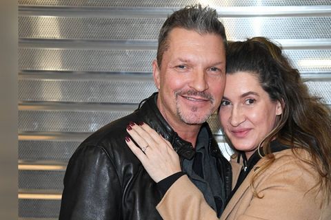 Hardy Krüger mit Ehefrau Alice Krüger beim Dschungelcamp-Abflug der Kandidaten.