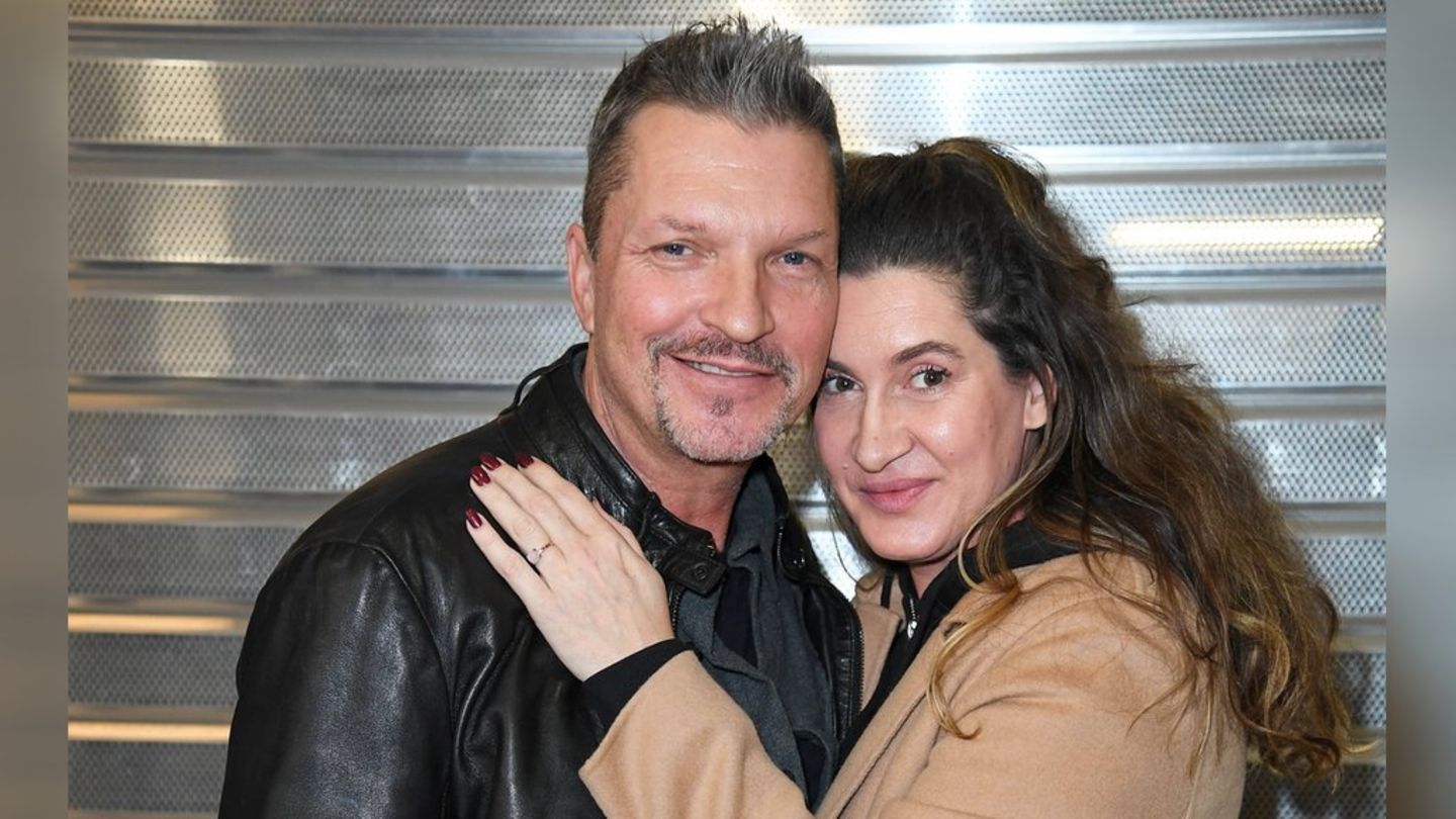 Hardy Krüger mit Ehefrau Alice Krüger beim Dschungelcamp-Abflug der Kandidaten.