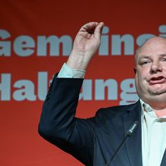 "Das ist unser Versprechen: Die Linke ist da, wenn du sie brauchst", sagte Linken-Co-Landeschef Hendrik Lange. (Archivbild) Foto