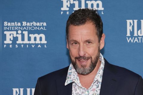 Adam Sandler wurde von "Forbes" zum bestbezahlten Schauspieler des Jahres 2025 erklärt.