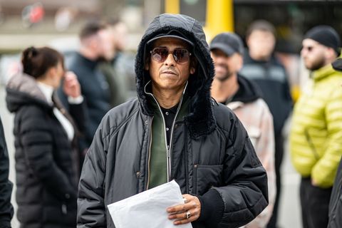 Bei einer Demonstration von Verschwörungsanhängern in Berlin tritt der Sänger Xavier Naidoo auf. Foto: Fabian Sommer/dpa