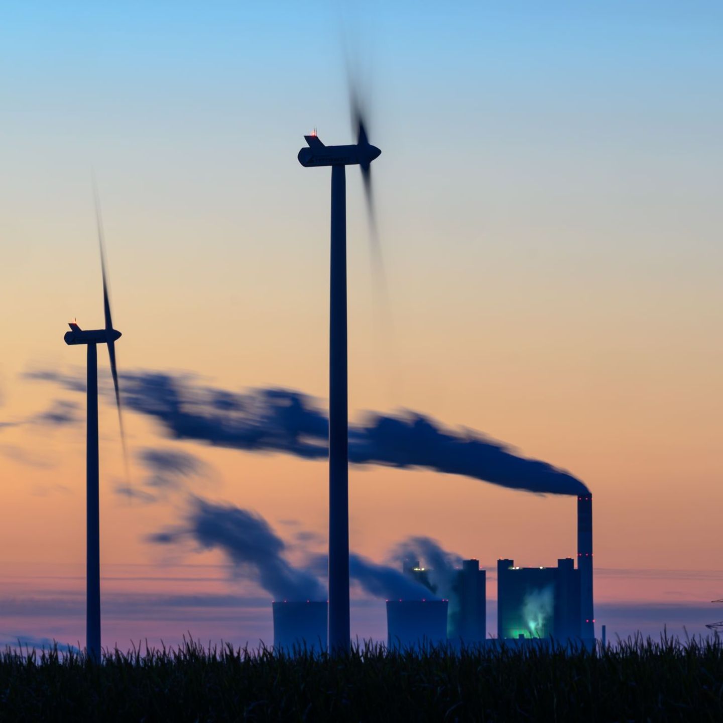 Der Rückgang klimaschädlicher Emissionen hat sich laut Umweltbundesamt verlangsamt. Foto: Hendrik Schmidt/dpa