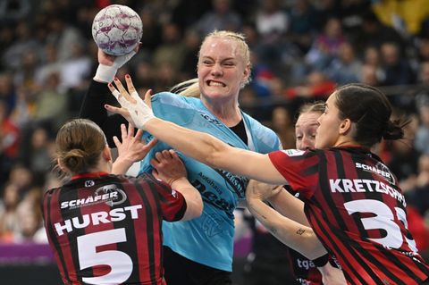 Johanna Reichert und die Handballerinnen des Thüringer HC scheiterten im Pokal-Halbfinale nach Siebenmeterwerfen an der HSG Bens