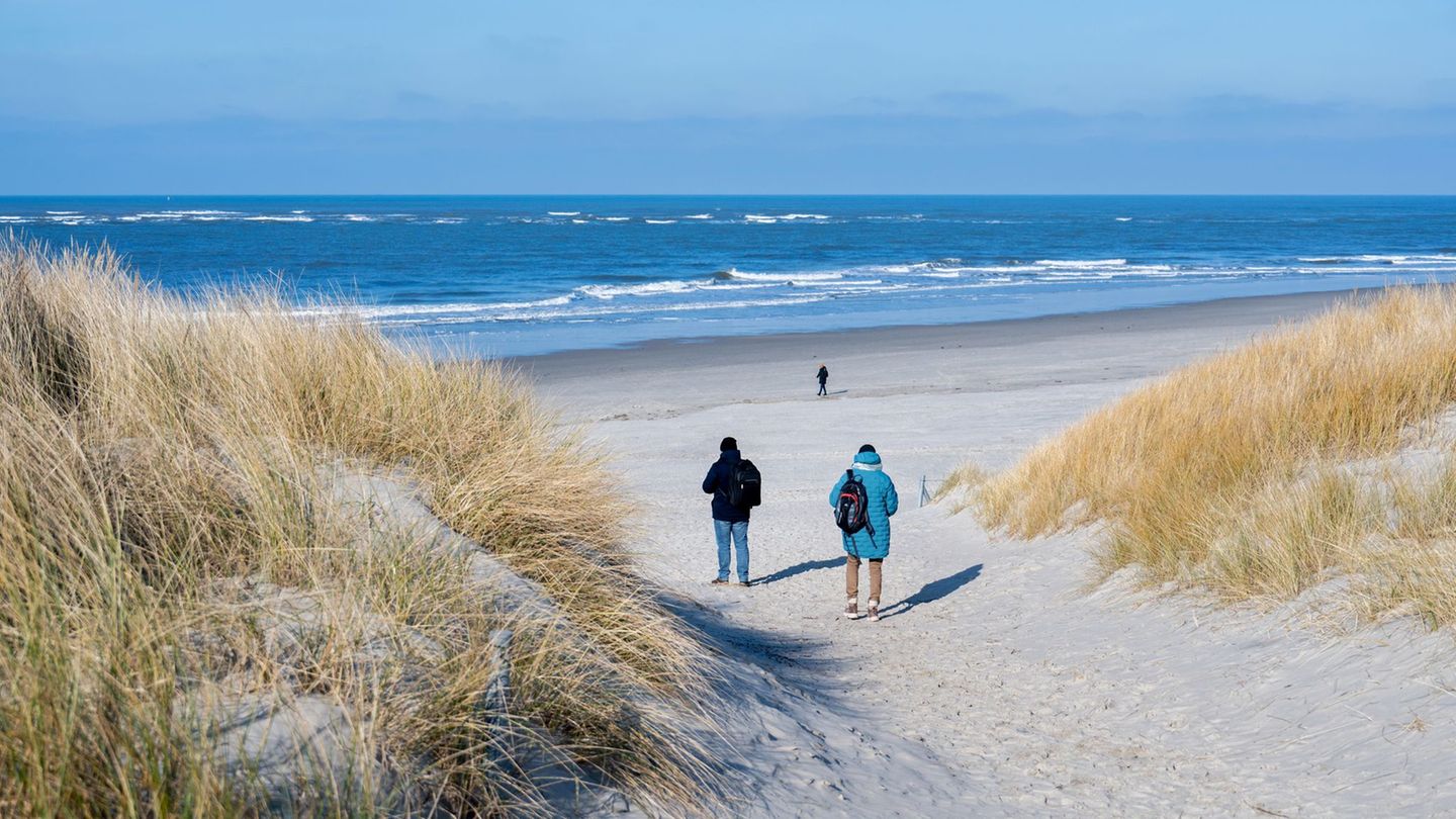 Die Urlaubsregionen hoffen zu Ostern auf sonniges Frühlingswetter. (Archivbild) Foto: Hauke-Christian Dittrich/dpa