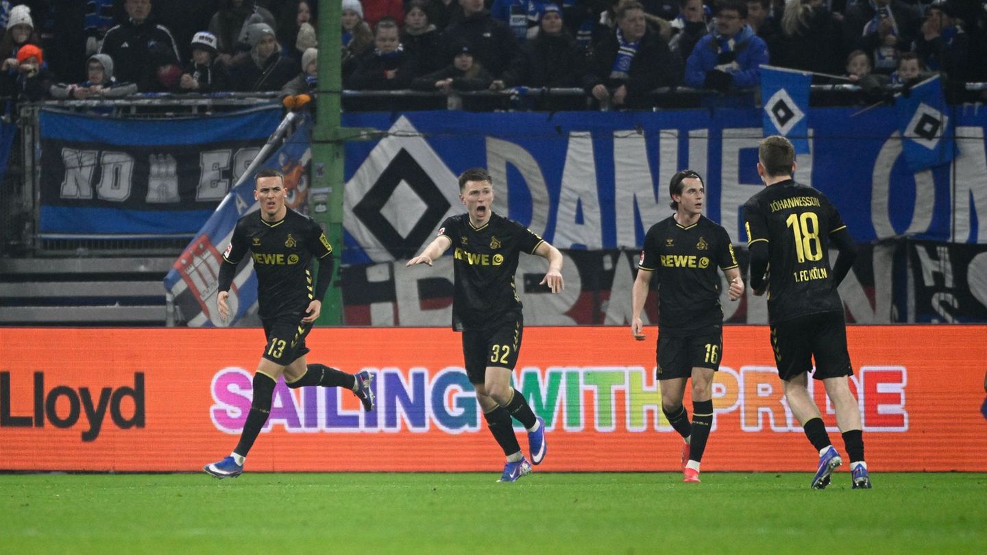 Kölns Said El Mala (l) bejubelt seinen Treffer zum 1:1 in Hamburg. Foto: Gregor Fischer/dpa