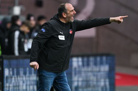 Heidenheims Trainer Frank Schmidt haderte nach der Niederlage in Frankfurt mit dem Pech. Foto: Florian Wiegand/dpa