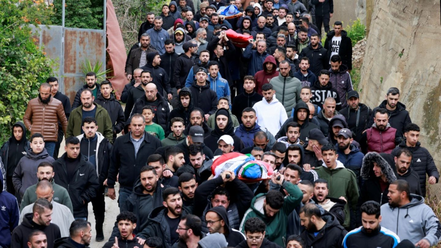 Trauerversammlung in Tammun