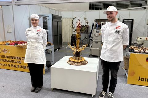 Lilly Jahn und Jonah Rosentreter holten bei der WM der Bäckerjugend den dritten Platz (Handout). Foto: --/Akademie Deutsches Bäc