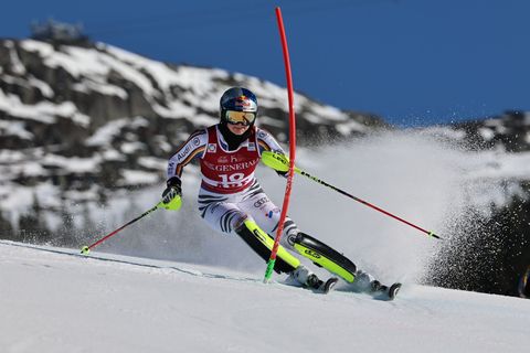 Emma Aicher belegt den zweiten Platz im Slalom von Are Foto: Marco Trovati/AP/dpa