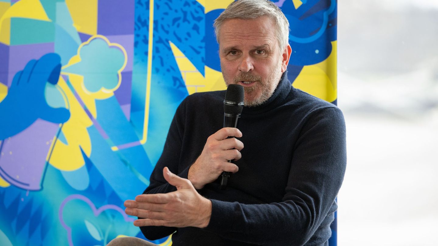 Dietmar Hamann hat kein Verständnis für die Kritik von Uli Hoeneß. (Archivbild) Foto: Leonie Asendorpf/dpa