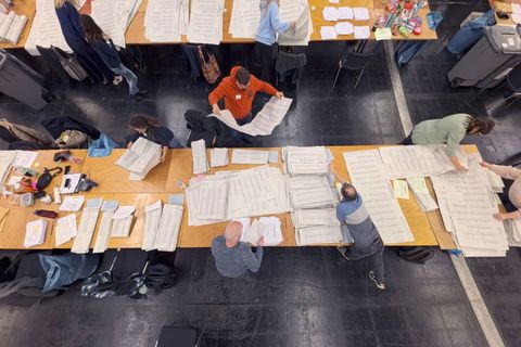 Da die Bürger bei den hessischen Kommunalwahlen besonders viele Möglichkeiten haben, zieht sich die Auszählung aller Stimmen meh