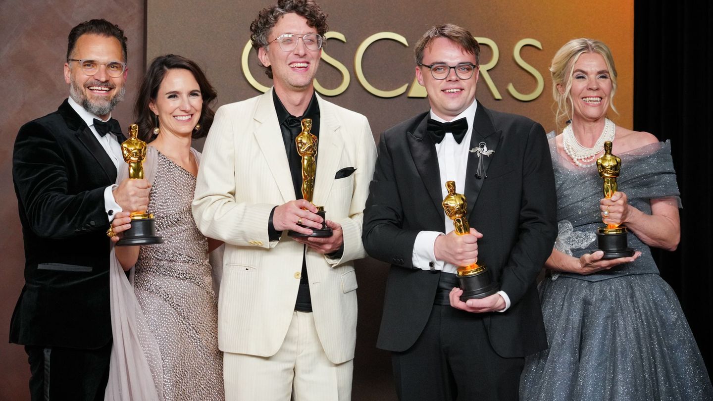 Das Team von "Ein Nobody gegen Putin" von links nach rechts: Radovan Sibrt, Alzbeta Karaskova, die Regisseure David Borenstein u