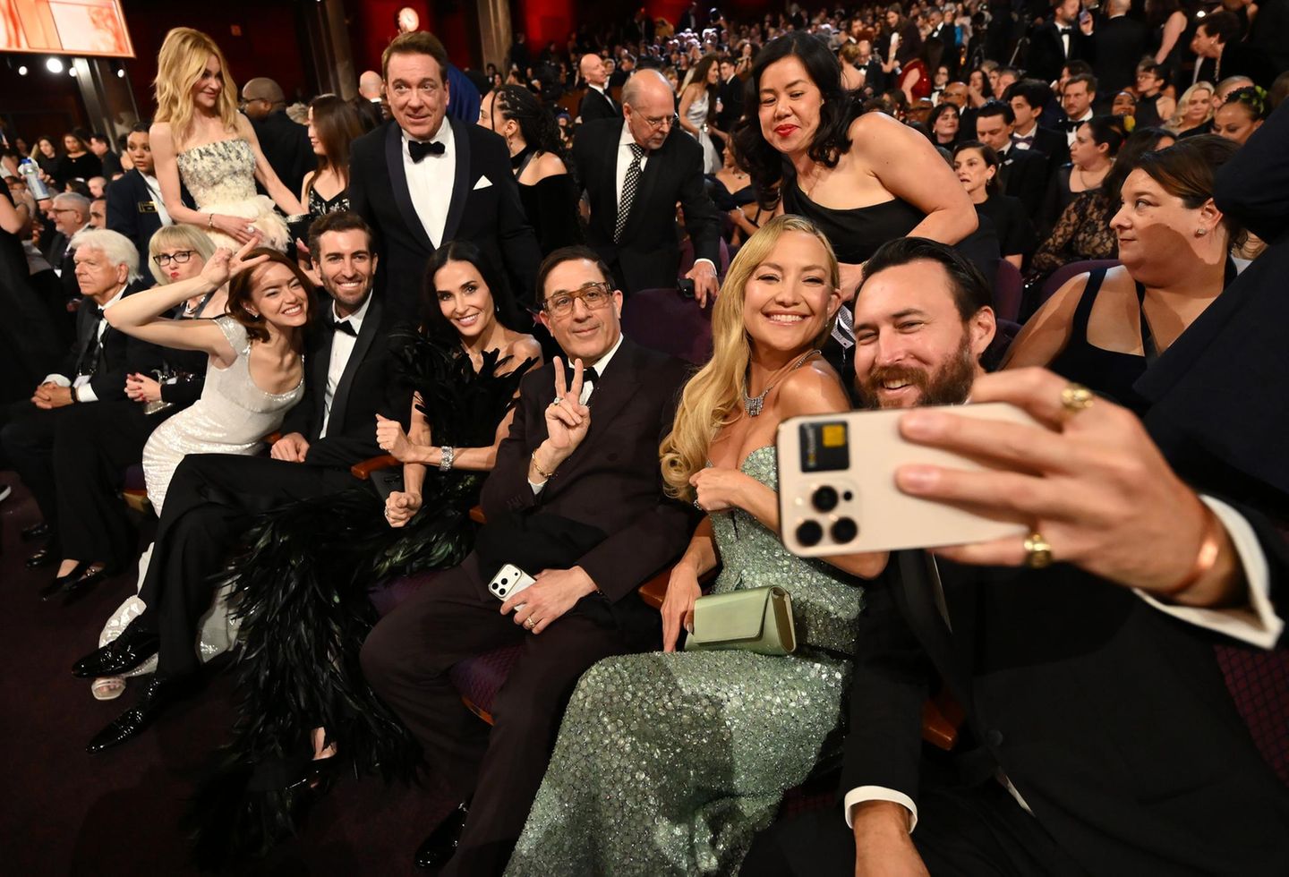 Oscars 2026: Gruppen-Selfie in der ersten Reihe