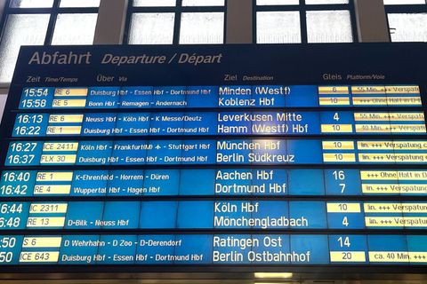 Bei Zugausfällen und Verspätungen haben Fahrgäste der Bahn Anspruch auf Entschädigung. 2025 war es erneut ein dreistelliger Mill