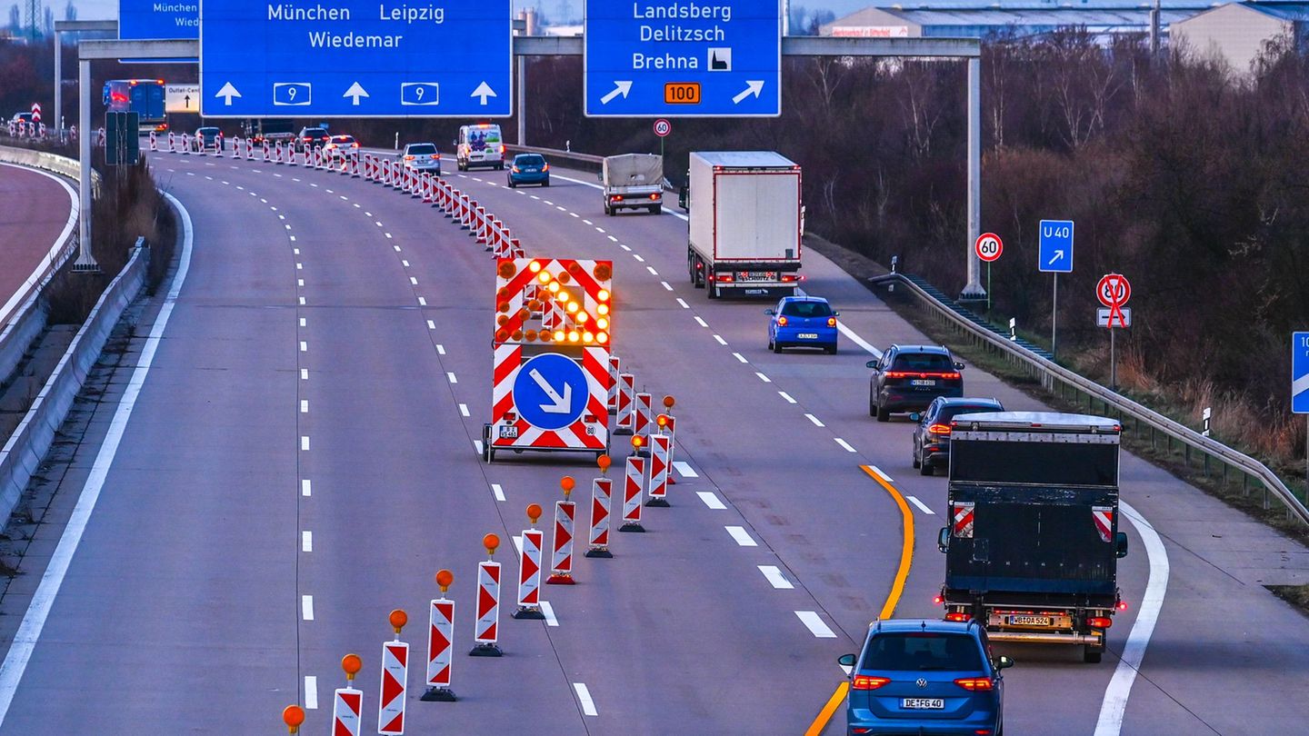 Die Sperrung der A9 zwischen Halle und dem Schkeuditzer Kreuz sorgt bislang für keine größeren Verkehrsprobleme. Foto: Heiko Reb