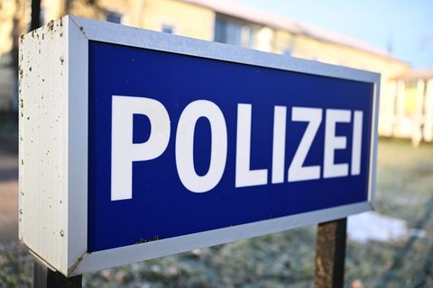 Der Mann zahlte den ausstehenden Geldbetrag und konnte wieder gehen. (Symbolbild) Foto: Bernd Weißbrod/dpa