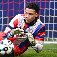 U17-Keeper des FC Bayern: Leonard Prescott