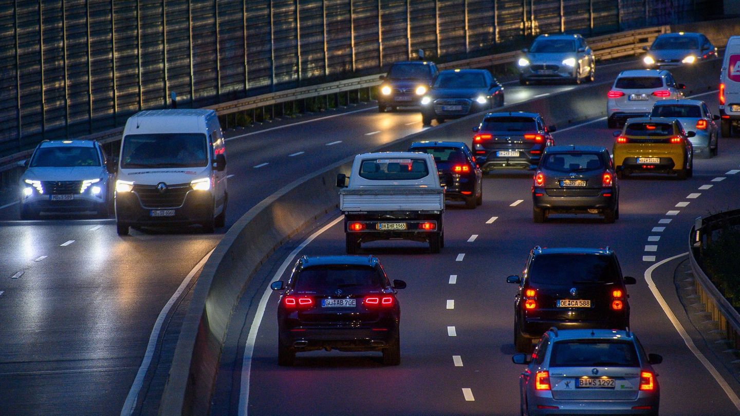Viele Beschäftigte aus Sachsen-Anhalt pendeln zur Arbeit in benachbarte Bundesländer - besonders nach Sachsen und Niedersachsen