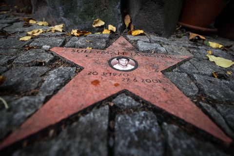 Zum 25. Jahrestag des Mordes soll es eine zentrale Gedenkveranstaltung geben. (Archivbild) Foto: Christian Charisius/dpa