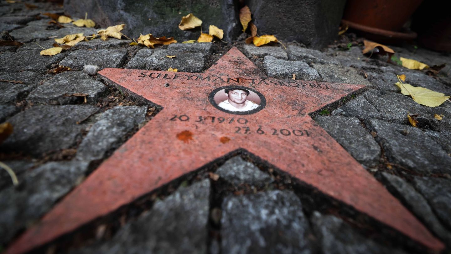 Zum 25. Jahrestag des Mordes soll es eine zentrale Gedenkveranstaltung geben. (Archivbild) Foto: Christian Charisius/dpa