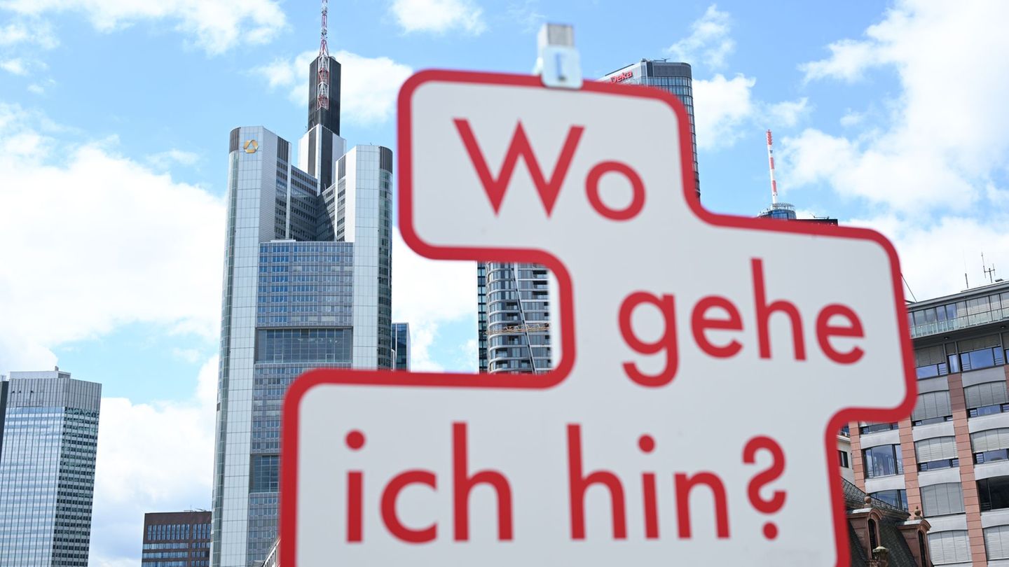 Was hat die Unicredit vor? Der jüngste Schritt der Italiener wirft neue Fragen auf. (Archivbild) Foto: Arne Dedert/dpa