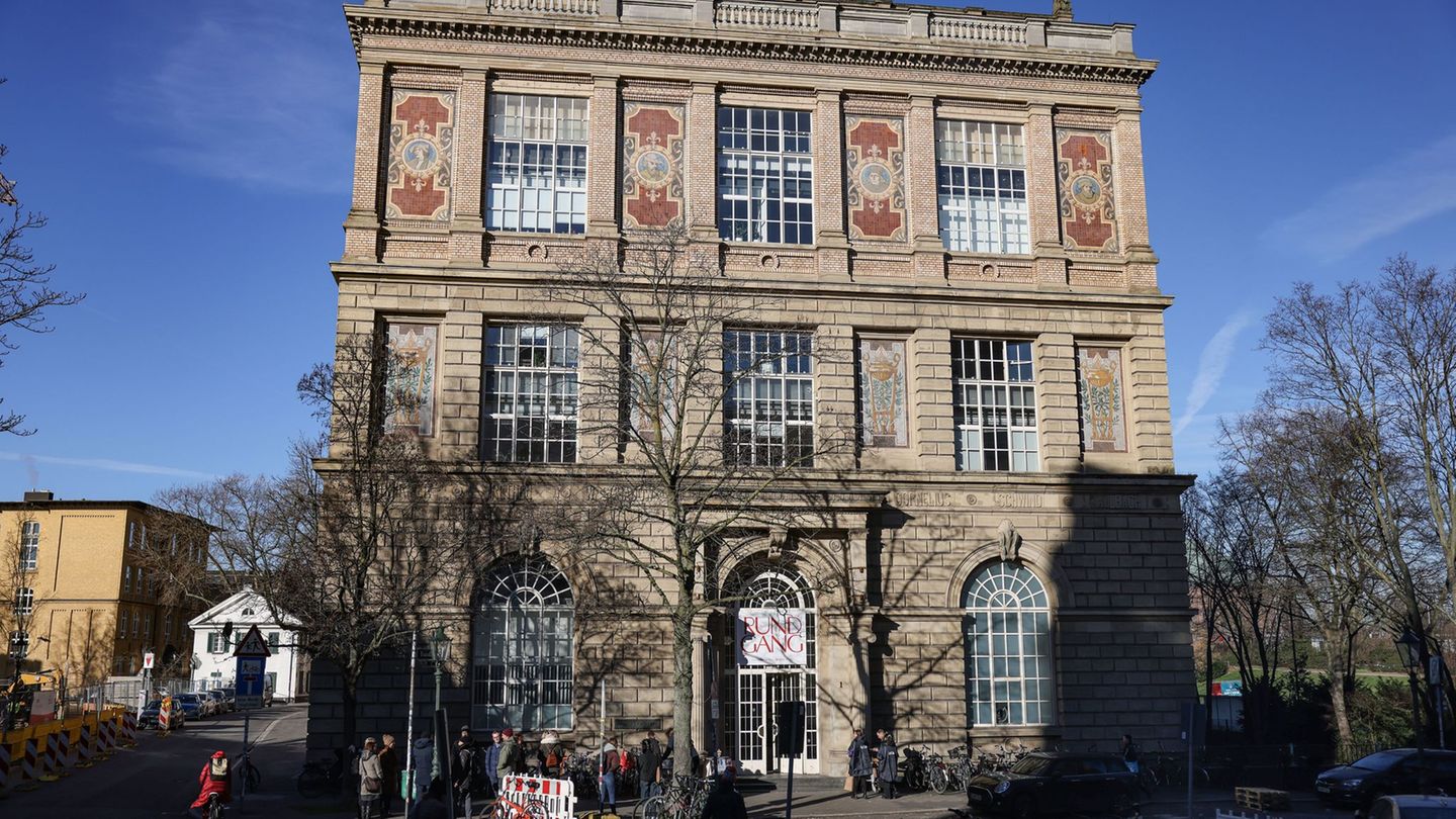 Die Kunstakademie Düsseldorf taucht zuletzt häufiger in den Nachrichten auf. (Archivbild) Foto: Oliver Berg/dpa