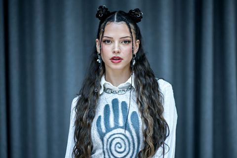 Pop-Star Nina Chuba hat das Titellied der ARD-Kinderserie "Die Pfefferkörner" neu aufgenommen. (Archivbild) Foto: Britta Pederse