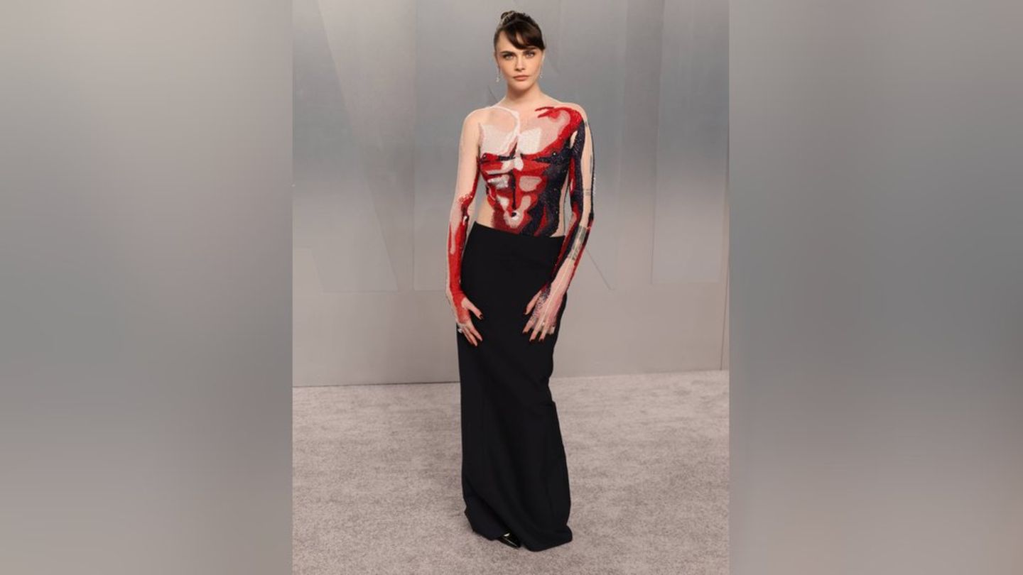 Cara Delevingne ist für ihre ausgefallenen Looks bekannt. Auch bei der "Vanity Fair"-Oscar-Party bewies sie einmal mehr modisc