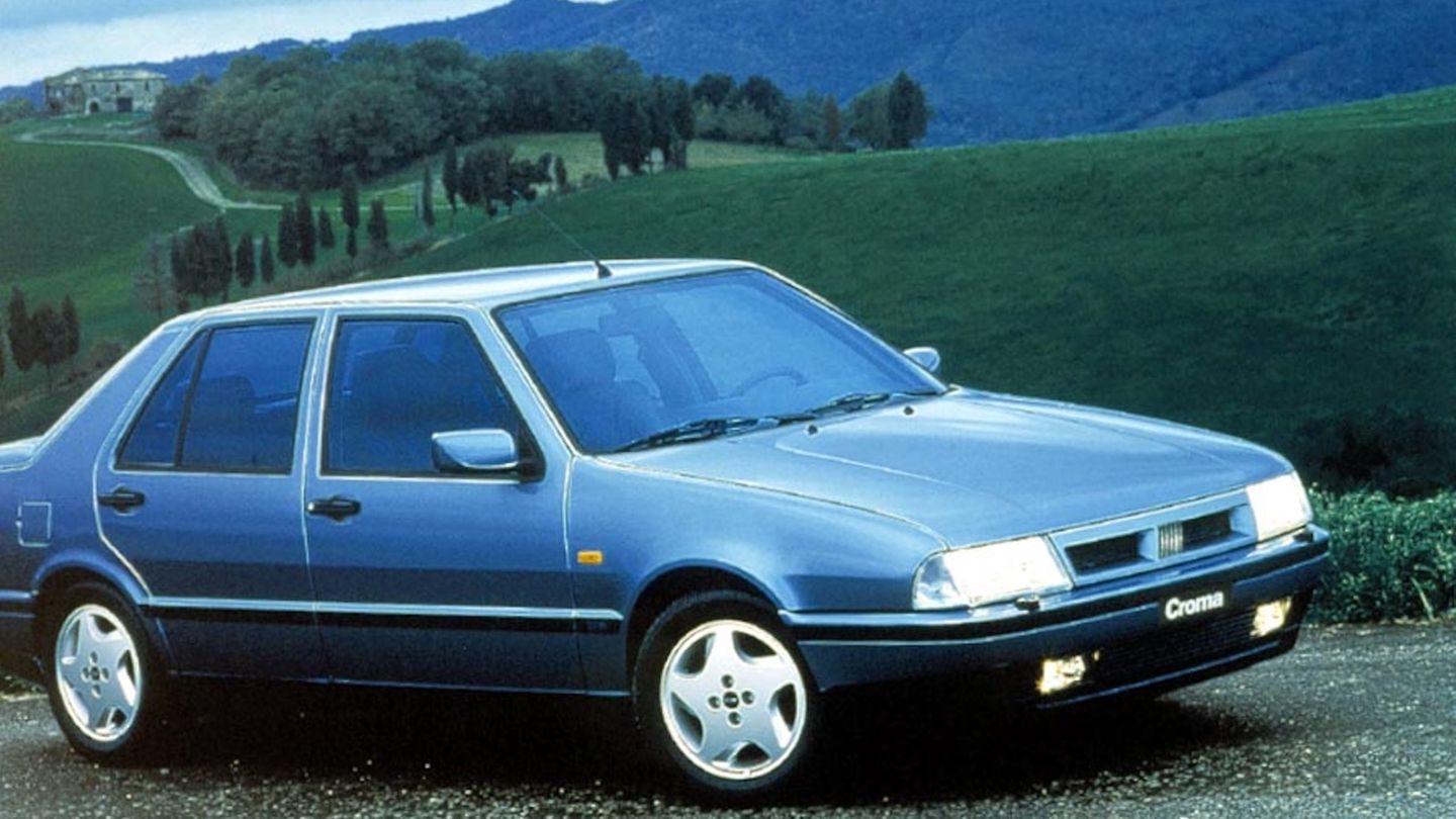Noch mehr Dampf gab es in den späten 1980er Jahren, als der Turbo-Diesel von einem neuen, System mit Direkteinspritzung zu einem Hightech-Triebwerk wurde. 1987 stellte Fiat seinen 94 PS starken Croma TD i.e. (Turbodiesel iniezione diretta) vor, eine Mittelklasselimousine mit neuer Technik. 