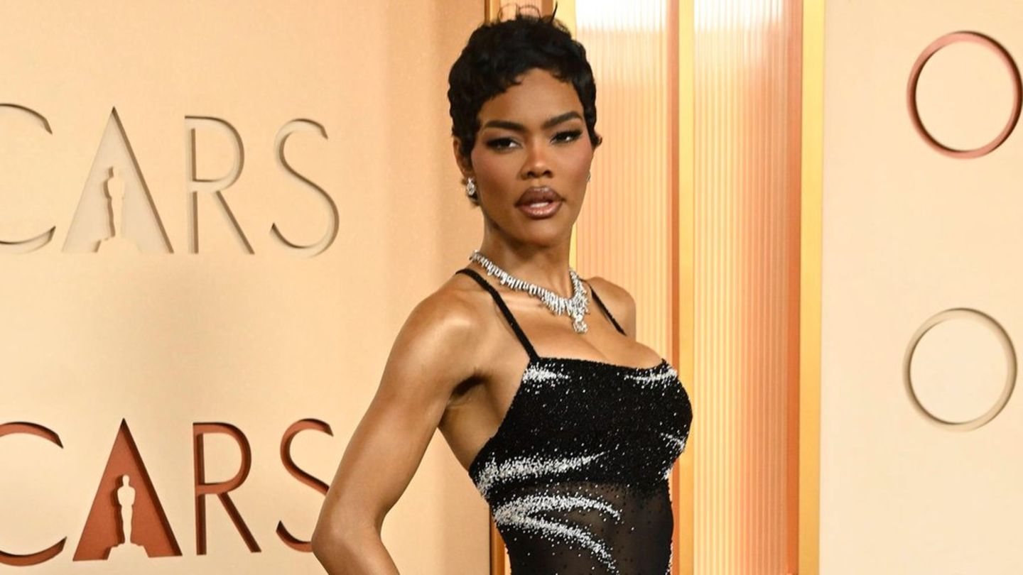 Teyana Taylor zeigte in einem Chanel-Kleid mit Spaghettiträgern ihre durchtrainierten Arme auf dem roten Teppich. Später ärger