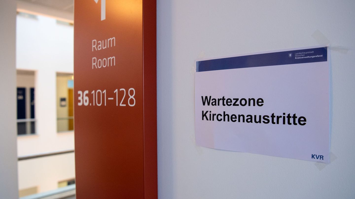 Auch in Sachsen haben die Kirchen im vergangenen Jahr wieder viele Mitglieder verloren. (Symbolbild) Foto: Sven Hoppe/dpa