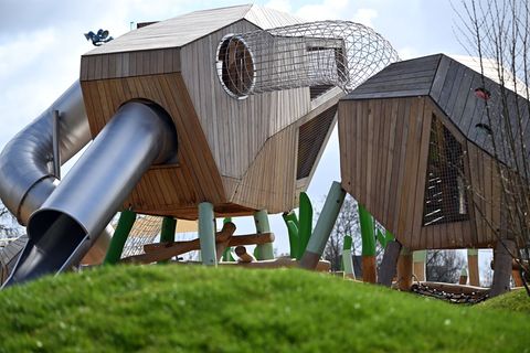 Es gibt auf dem Areal auch drei Abenteuerspielplätze Foto: Federico Gambarini/dpa