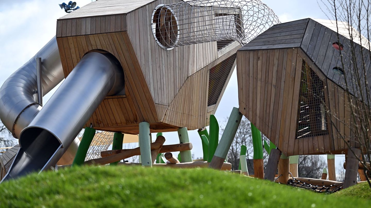 Es gibt auf dem Areal auch drei Abenteuerspielplätze Foto: Federico Gambarini/dpa